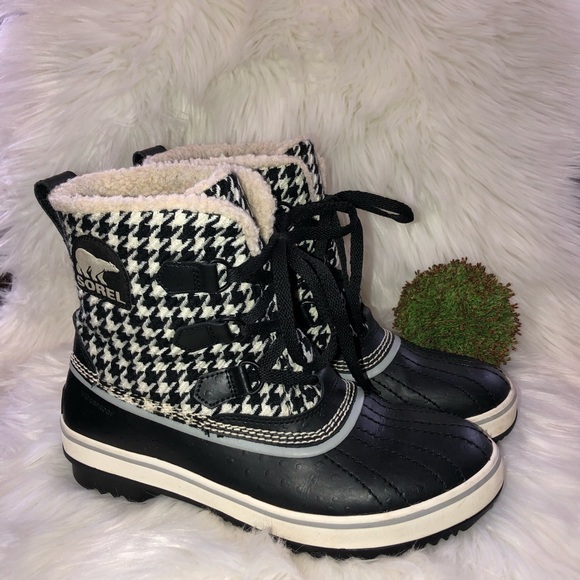 sorel houndstooth boots